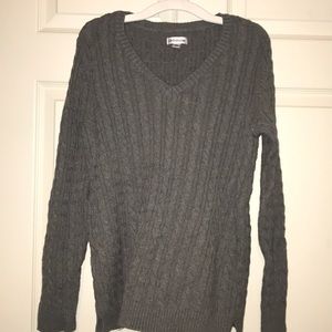 gray vneck sweater